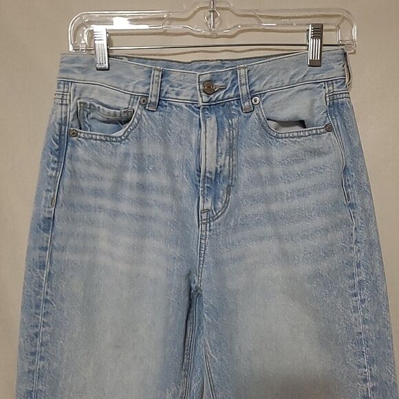 American Eagle Mom Jean Womens Size 2 Regular Light Wash High Rise Distressed - Picture 3 of 12